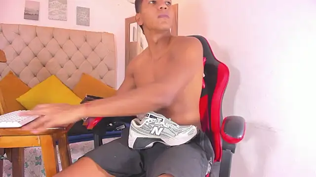 noah sthone online show from March 15, 2026, 4:18 am