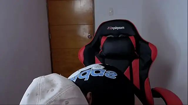 Niklaus1 online show from February 4, 2026, 10:26 pm