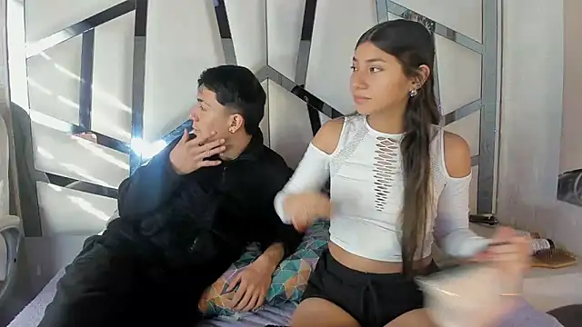 ScarlettAndLucas online show from February 11, 2026, 12:32 pm