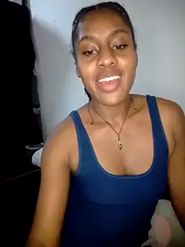 NicolVegaa online show from May 6, 2026, 3:24 am