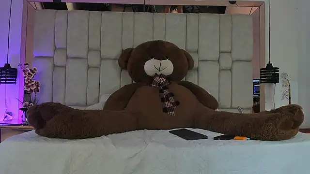 ashvalentine online show from February 3, 2026, 3:48 am