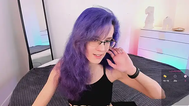 AuraLaunni online show from June 20, 2026, 6:49 am
