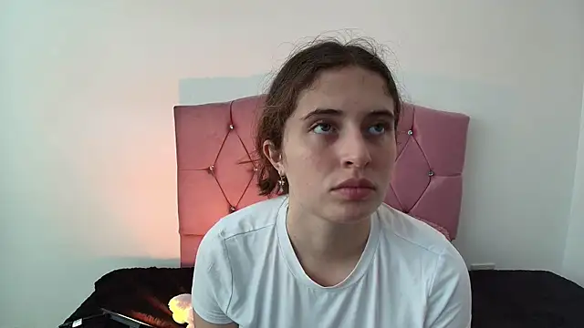 Snapshot of Cherry_Boomxx chatting on March 3, 2026, 6:03 pm Cherry Boomxx online show from March 3, 2026, 6:03 pm