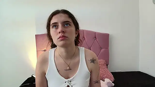 Snapshot of Cherry_Boomxx chatting on March 9, 2026, 6:12 pm Cherry Boomxx online show from March 9, 2026, 6:12 pm