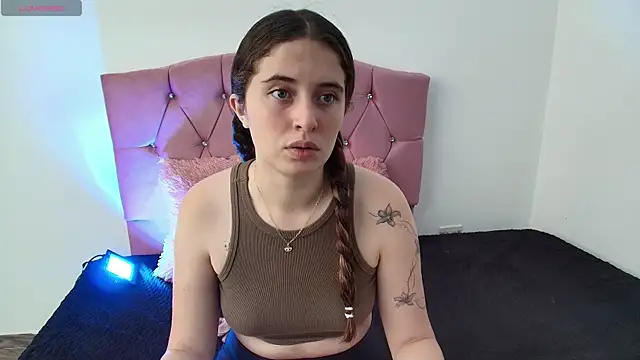 Snapshot of Cherry_Boomxx chatting on March 21, 2026, 5:49 pm Cherry Boomxx online show from March 21, 2026, 5:49 pm