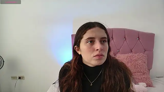 Snapshot of Cherry_Boomxx chatting on March 25, 2026, 5:52 pm Cherry Boomxx online show from March 25, 2026, 5:52 pm