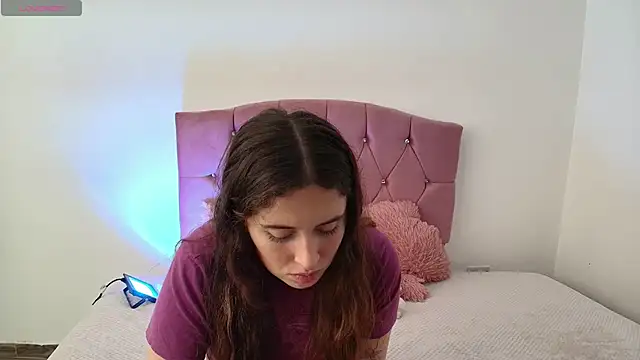 Snapshot of Cherry_Boomxx chatting on March 30, 2026, 6:09 pm Cherry Boomxx online show from March 30, 2026, 6:09 pm