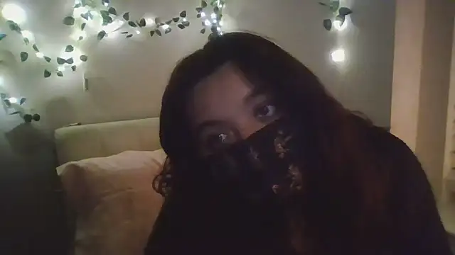 Lunablushh online show from February 10, 2026, 3:43 am