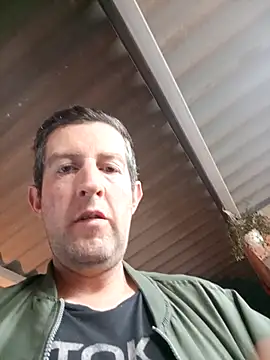 Snapshot of MelissaAndPeter chatting on November 1, 2025, 9:50 pm MelissaAndPeter online show from November 1, 2025, 9:50 pm