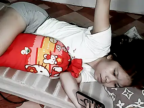xxhotamizinggirl online show from June 12, 2026, 4:55 am