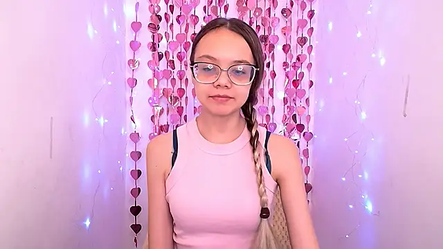 Snapshot of LolliStrawberry chatting on March 15, 2026, 1:22 am LolliStrawberry online show from March 15, 2026, 1:22 am