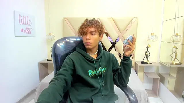 Snapshot of Anyelo_Twink chatting on February 15, 2026, 1:09 pm Anyelo Twink online show from February 15, 2026, 1:09 pm