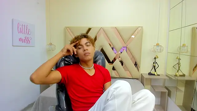 Snapshot of Anyelo_Twink chatting on February 19, 2026, 8:05 pm Anyelo Twink online show from February 19, 2026, 8:05 pm