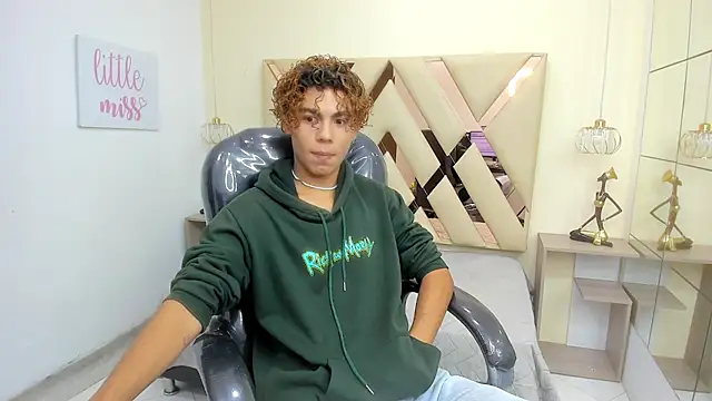 Snapshot of Anyelo_Twink chatting on March 7, 2026, 8:39 pm Anyelo Twink online show from March 7, 2026, 8:39 pm