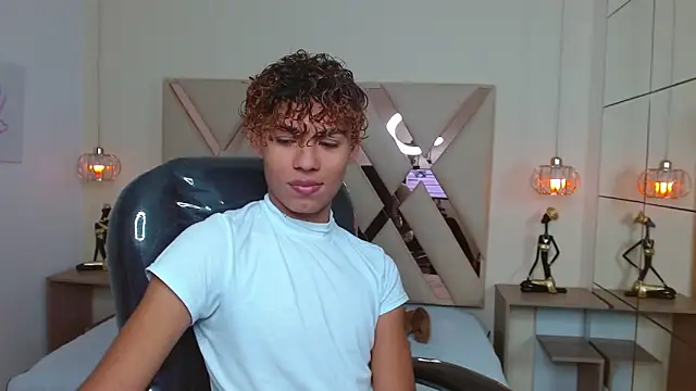 Snapshot of Anyelo_Twink chatting on March 26, 2026, 4:51 am Anyelo Twink online show from March 26, 2026, 4:51 am