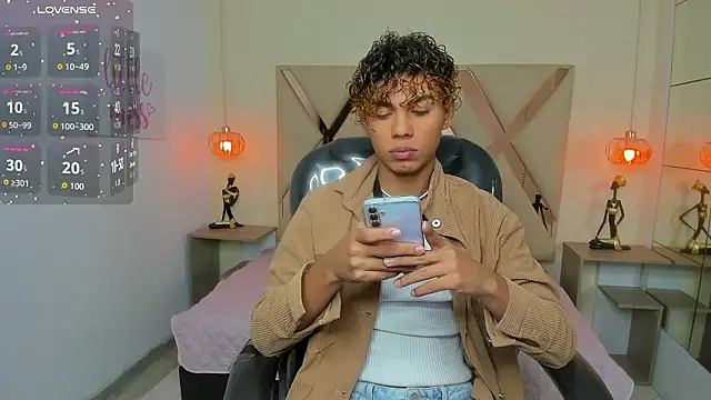 Snapshot of Anyelo_Twink chatting on March 29, 2026, 5:40 am Anyelo Twink online show from March 29, 2026, 5:40 am