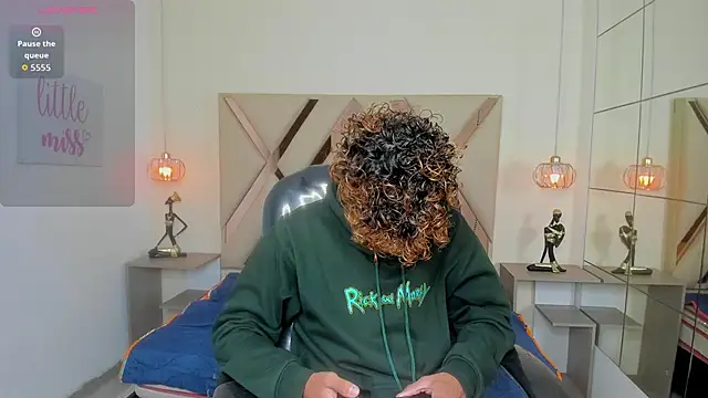 Anyelo Twink online show from May 6, 2026, 5:25 am