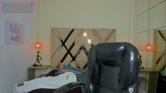 Anyelo Twink online show from June 14, 2026, 4:03 am