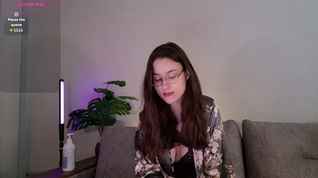 classy     online show from July 14, 2026, 4:02 pm