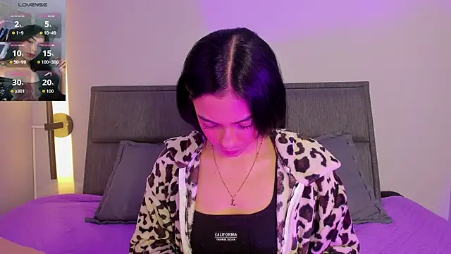 lilith petit  online show from June 4, 2026, 12:44 pm