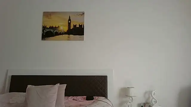 Clara1986 online show from May 5, 2026, 8:00 am