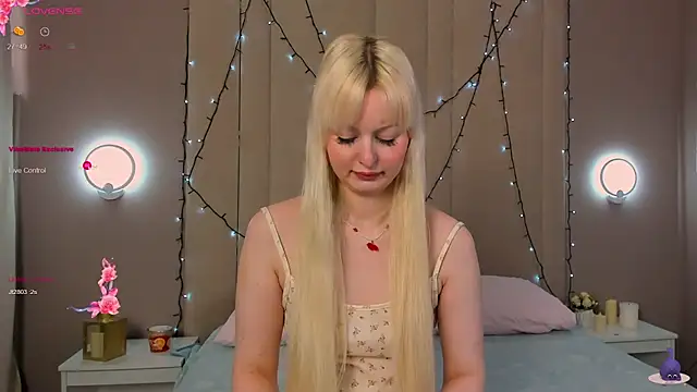 AdeleSilvy online show from May 6, 2026, 1:36 am