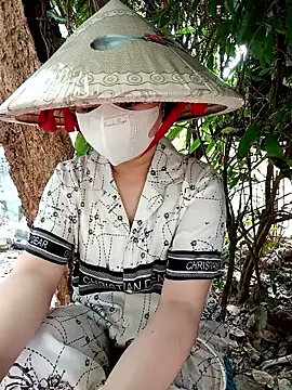 Snapshot of EnzxMoon02 chatting on January 17, 2026, 3:55 am EnzxMoon02 online show from January 17, 2026, 3:55 am