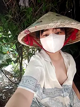 Snapshot of EnzxMoon02 chatting on February 2, 2026, 4:22 am EnzxMoon02 online show from February 2, 2026, 4:22 am