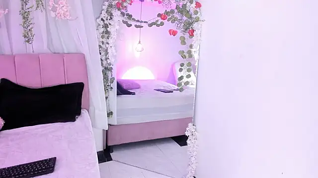 nicky bonny18 online show from February 26, 2026, 12:48 pm