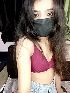 hotyjiyaaaa online show from March 7, 2026, 5:32 pm