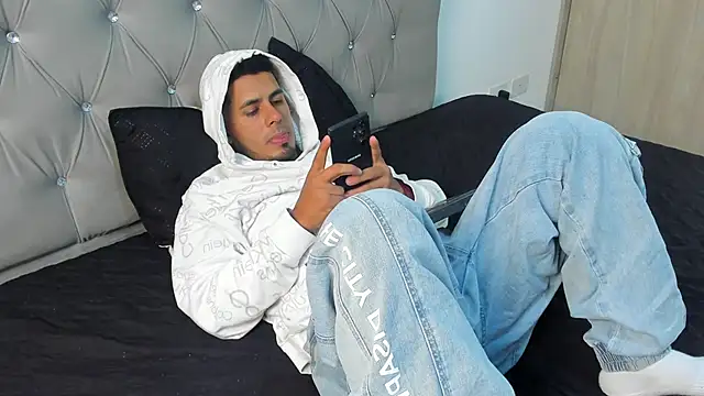 Kiltrohot online show from February 7, 2026, 1:20 am