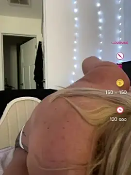 Snapshot of FoxyMillie chatting on July 12, 2026, 7:16 pm FoxyMillie online show from July 12, 2026, 7:16 pm
