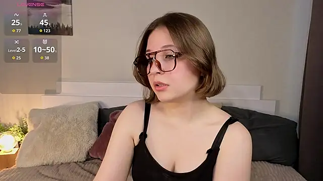 Next2Marie online show from May 4, 2026, 5:14 am