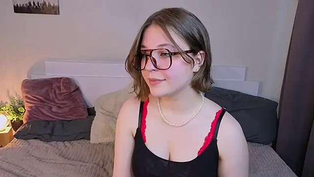 Next2Marie online show from May 6, 2026, 6:19 am