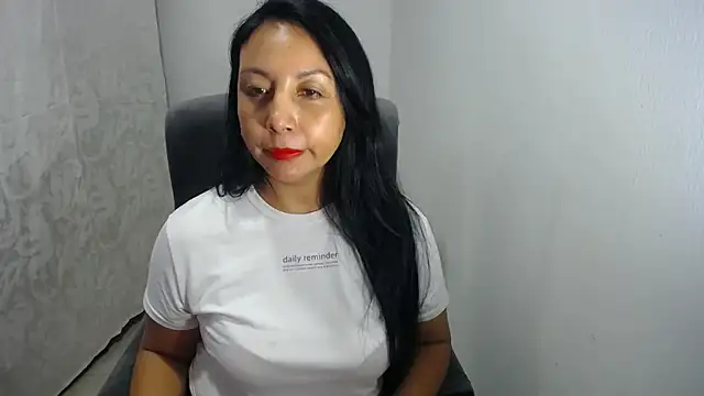 soyElena46 online show from April 25, 2026, 2:25 pm
