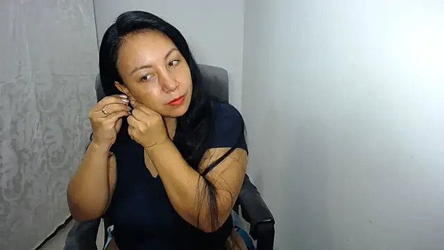 soyElena46 online show from April 29, 2026, 11:36 am