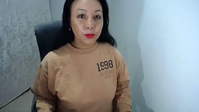 Snapshot of soyElena46 chatting on July 1, 2026, 11:56 am soyElena46 online show from July 1, 2026, 11:56 am