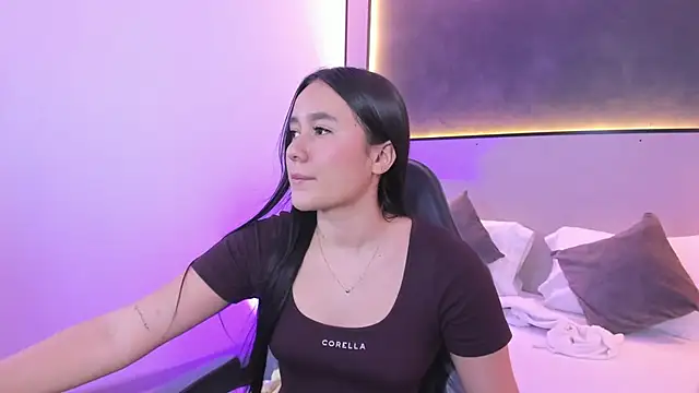 mia slora online show from July 31, 2026, 1:21 pm
