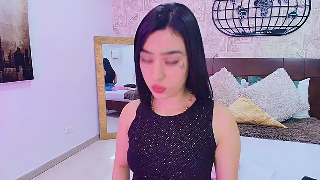 emily clarkk  online show from January 17, 2026, 7:50 pm