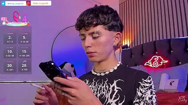 Maiky Cooper01 online show from July 15, 2026, 8:58 pm