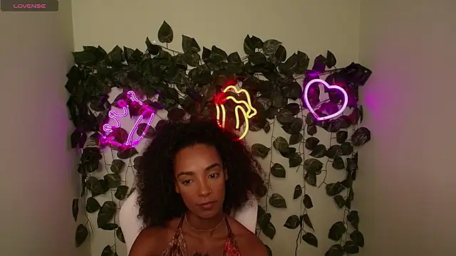 Lisa Sutton online show from February 4, 2026, 8:58 pm