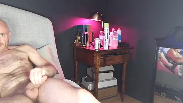 FrankieFuckMe online show from May 2, 2026, 12:10 pm