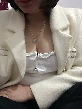 Snapshot of ManaMi-Ami chatting on February 9, 2026, 4:16 am ManaMi-Ami online show from February 9, 2026, 4:16 am