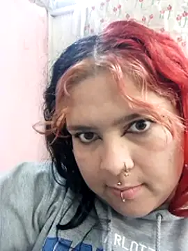 EmmieRae- online show from February 1, 2026, 12:04 pm