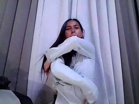 LOVELYMAYUMIE online show from March 23, 2026, 12:20 pm