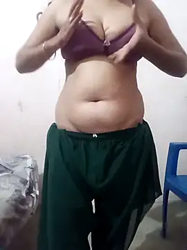 Snapshot of sexyqueen558 chatting on April 8, 2026, 7:25 pm sexyqueen558 online show from April 8, 2026, 7:25 pm