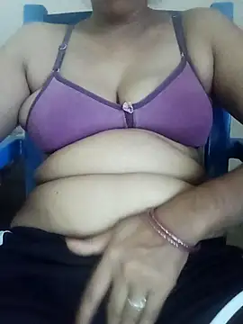 Snapshot of sexyqueen558 chatting on April 13, 2026, 8:42 am sexyqueen558 online show from April 13, 2026, 8:42 am
