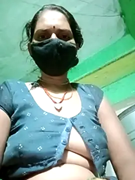 Ravina9696 online show from August 3, 2026, 11:08 pm