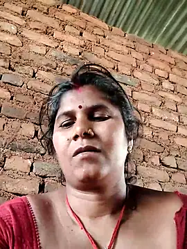 Hot di97 online show from April 25, 2026, 2:03 am