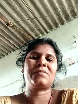Snapshot of Hot_di97 chatting on May 13, 2026, 2:53 am Hot di97 online show from May 13, 2026, 2:53 am
